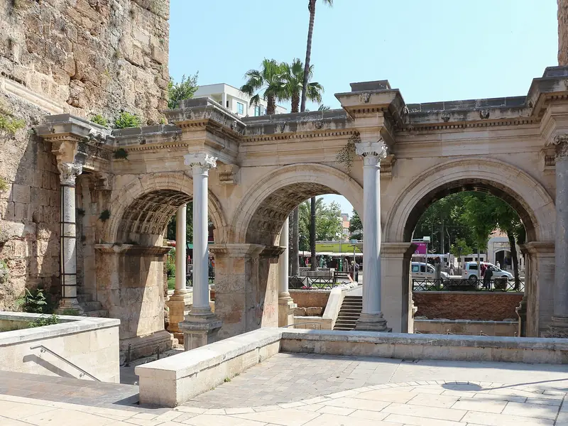 Hadrian’s Gate, Kaleiçi